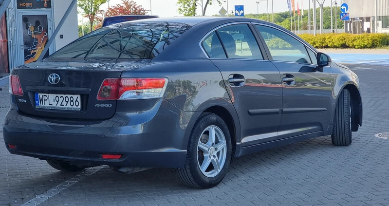 Toyota Avensis cena 30500 przebieg: 210000, rok produkcji 2010 z Gąbin małe 277